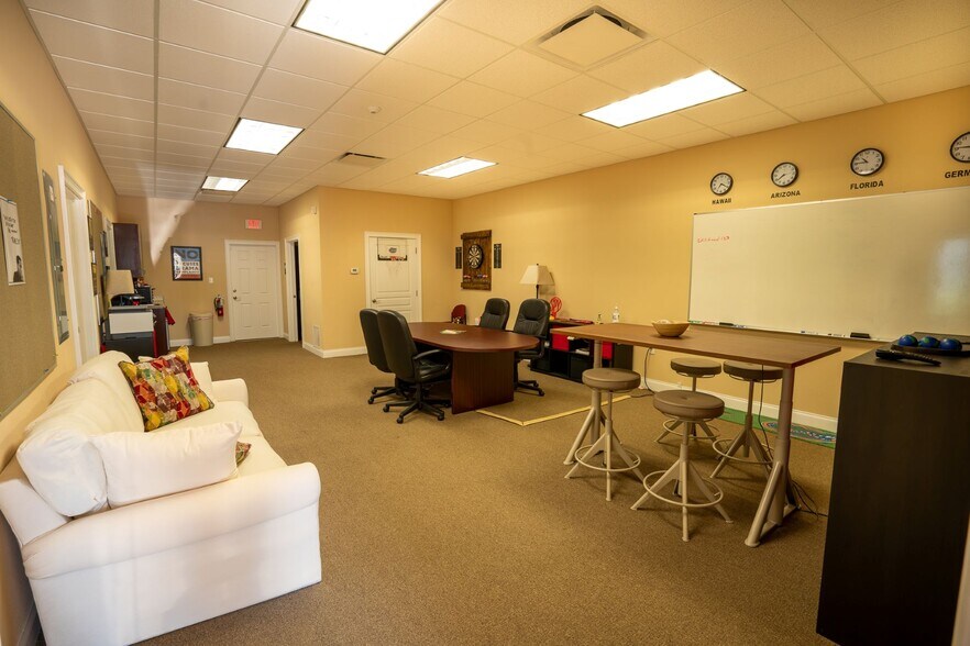 More Photos Of 1341 Providence Rd, Brandon Coworking Space