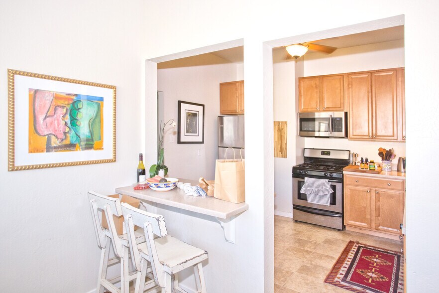 More Photos Of 7-9 Mariposa Ave, San Anselmo Storefront Retail Residential For Lease