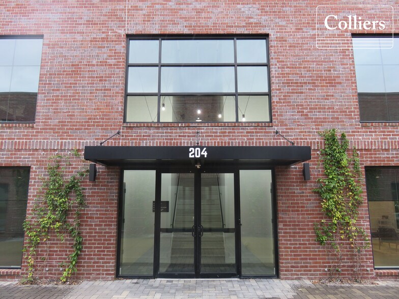 More Photos Of 204 SE 6th St, Bentonville Office For Lease
