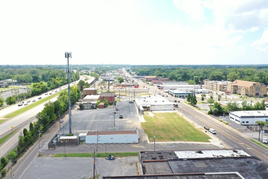More Photos Of 3393-3437 Summer Ave, Memphis Storefront For Lease