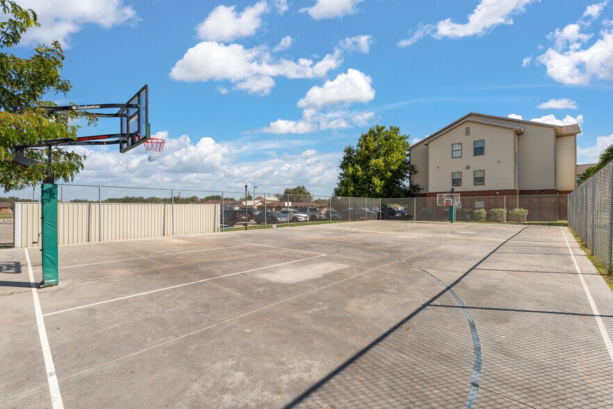More Photos Of 1500 S Avenue K, Portales Multifamily For Sale