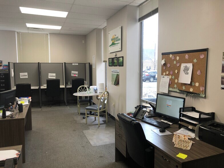 More Photos Of 7 Kingsbridge Rd, Fairfield Office For Lease