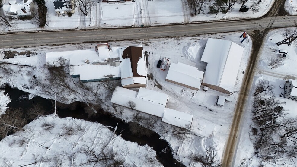 More Photos Of 13080 Cambridge Springs Rd, Edinboro Freestanding For Sale