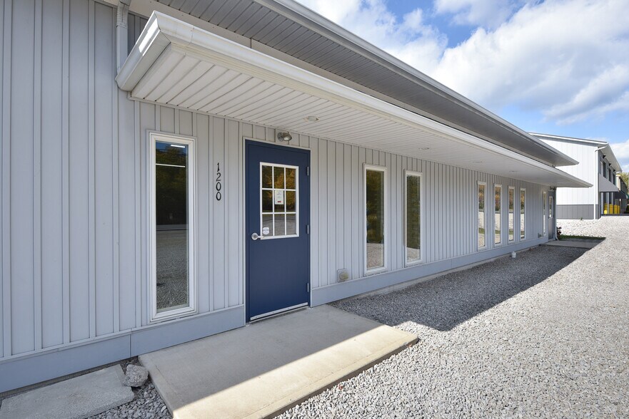 More Photos Of 1200 S Hartshorn Rd, Lakeside Marblehead Warehouse For Sale