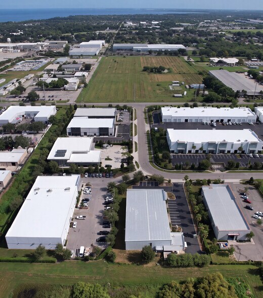 More Photos Of 660 Garden Commerce Pky, Winter Garden Warehouse For Sale