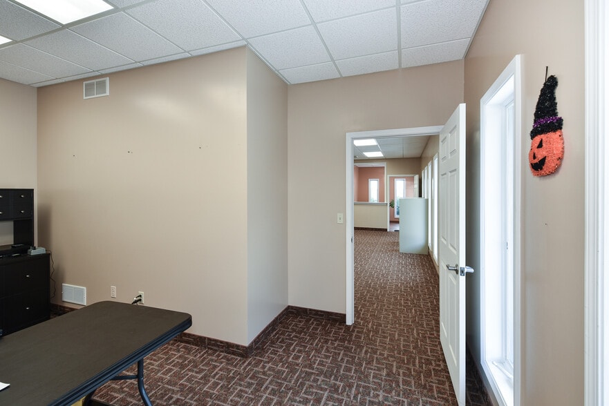 More Photos Of 1200 S Hartshorn Rd, Lakeside Marblehead Warehouse For Sale