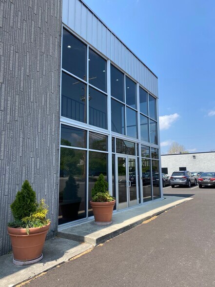 More Photos Of 2029 Riverside Dr, Columbus Office For Lease