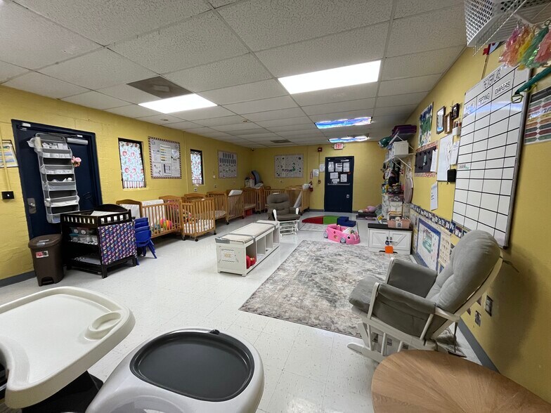 More Photos Of 2707 Idamor Dr, Charleston Daycare Center For Sale