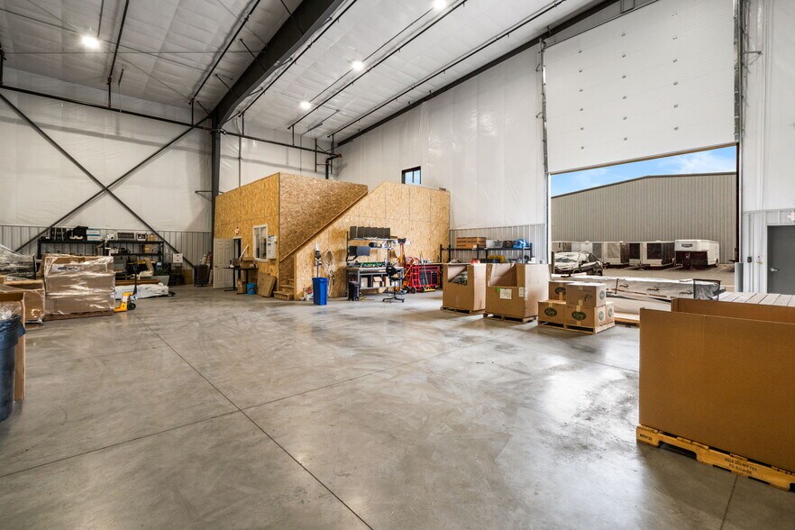 More Photos Of 209 Yukon Ln, Belgrade Warehouse For Lease