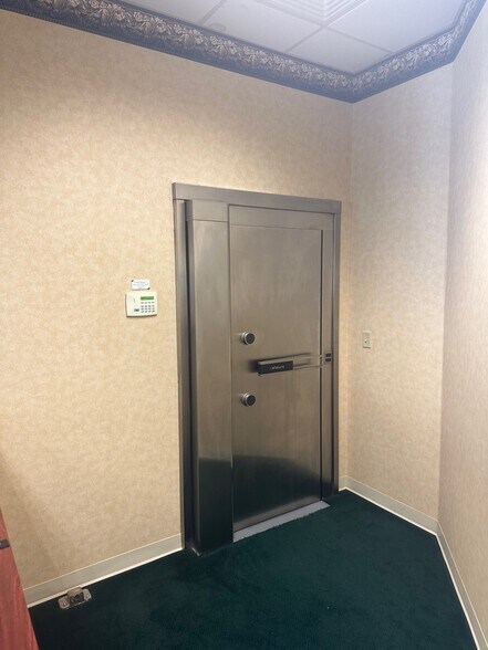 More Photos Of 2440 Sunset Point Rd, Clearwater Medical For Lease