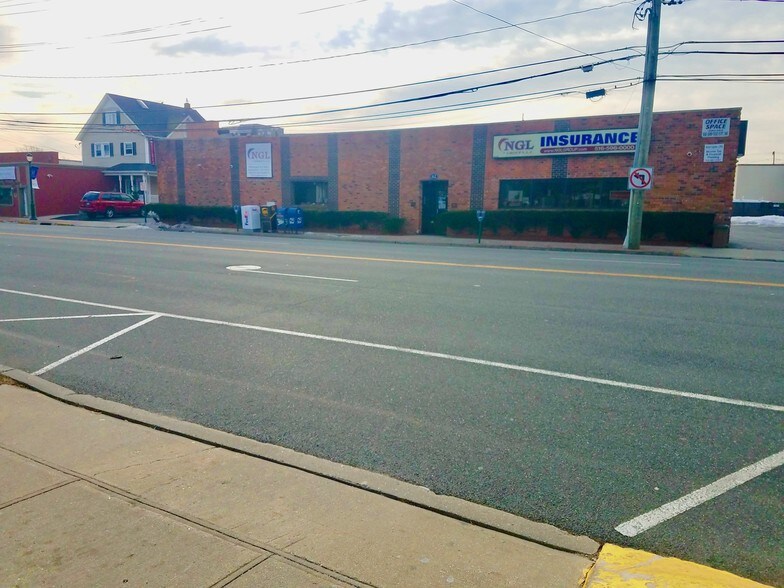 More Photos Of 112 Merrick Rd, Lynbrook Office For Lease