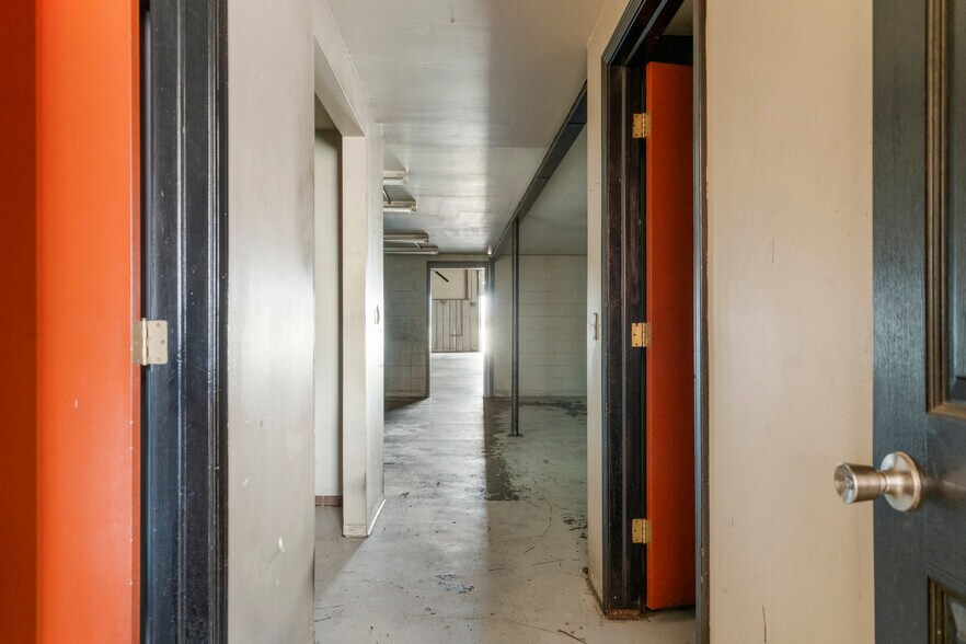 More Photos Of 12 S 111th Ave, Tulsa Service For Lease