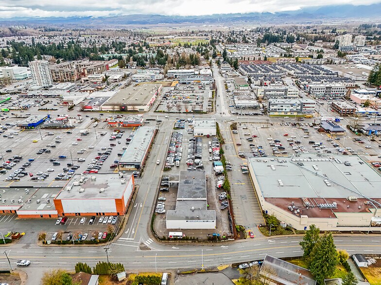 More Photos Of 32562 S Fraser Way, Abbotsford Auto Dealership For Lease