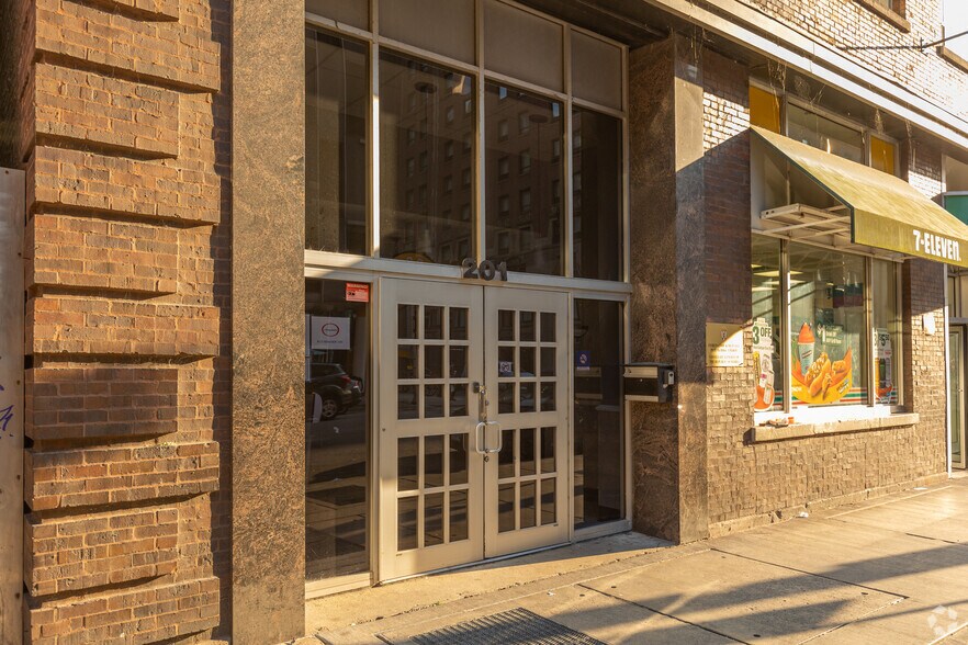More Photos Of 201 E Ohio St, Chicago Medical For Lease