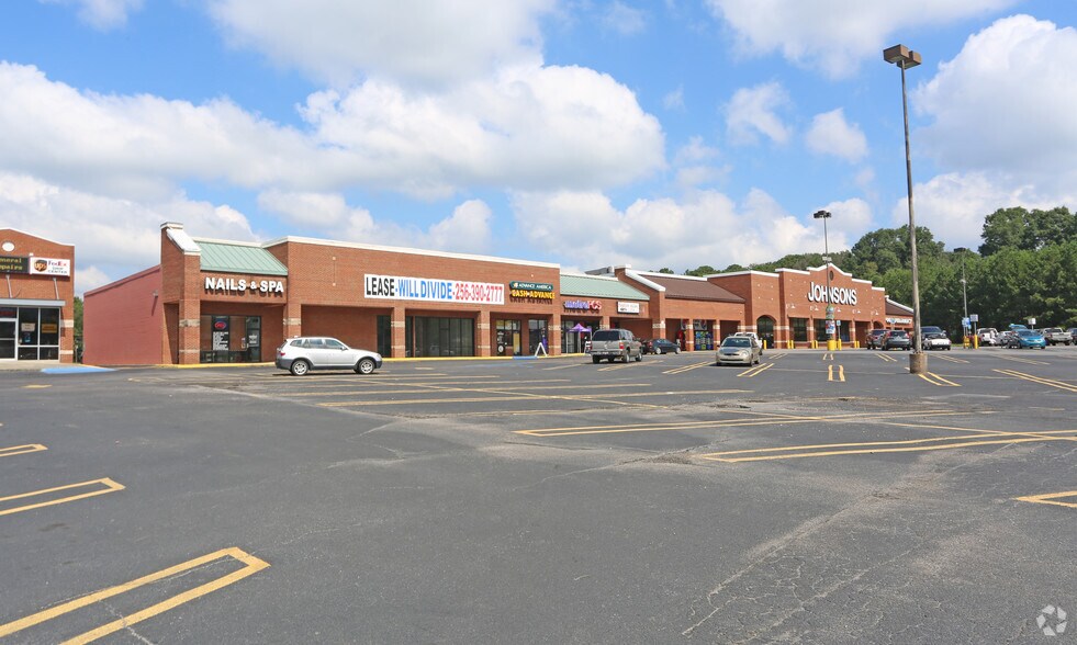 More Photos Of 815 Pelham Rd S, Jacksonville Storefront For Lease