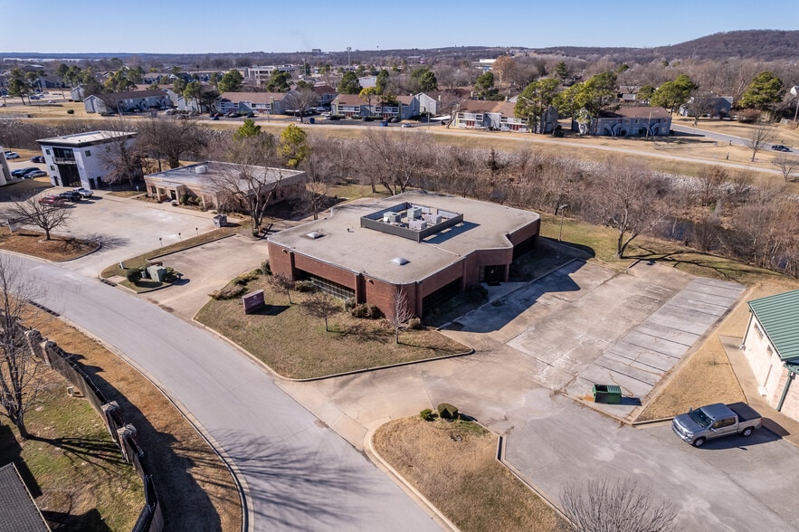 More Photos Of 6940 S Utica Ave, Tulsa Office For Sale