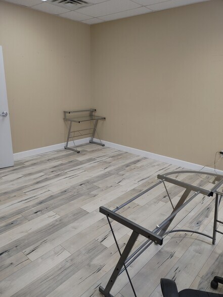 More Photos Of 8867 W Flamingo Rd, Las Vegas Office For Sale