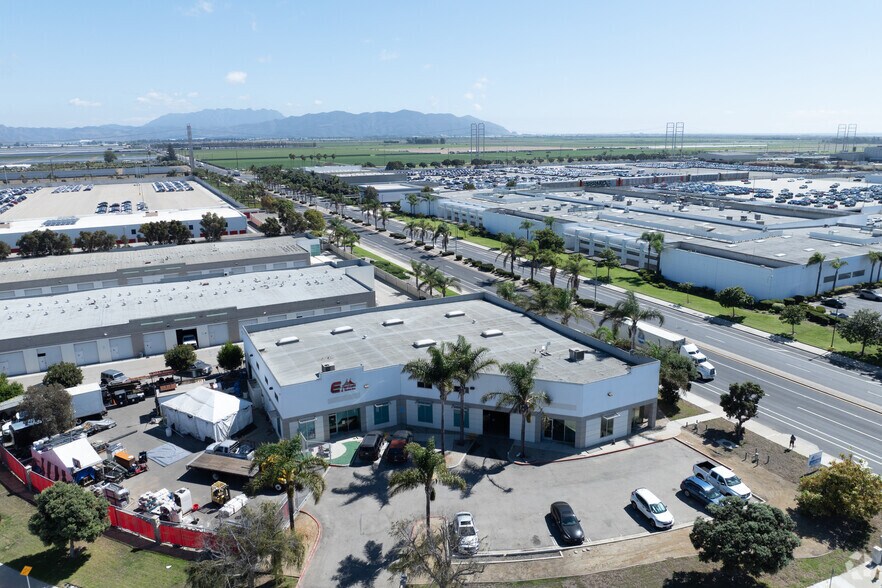 More Photos Of 707-709 E Hueneme Rd, Oxnard Warehouse For Sale