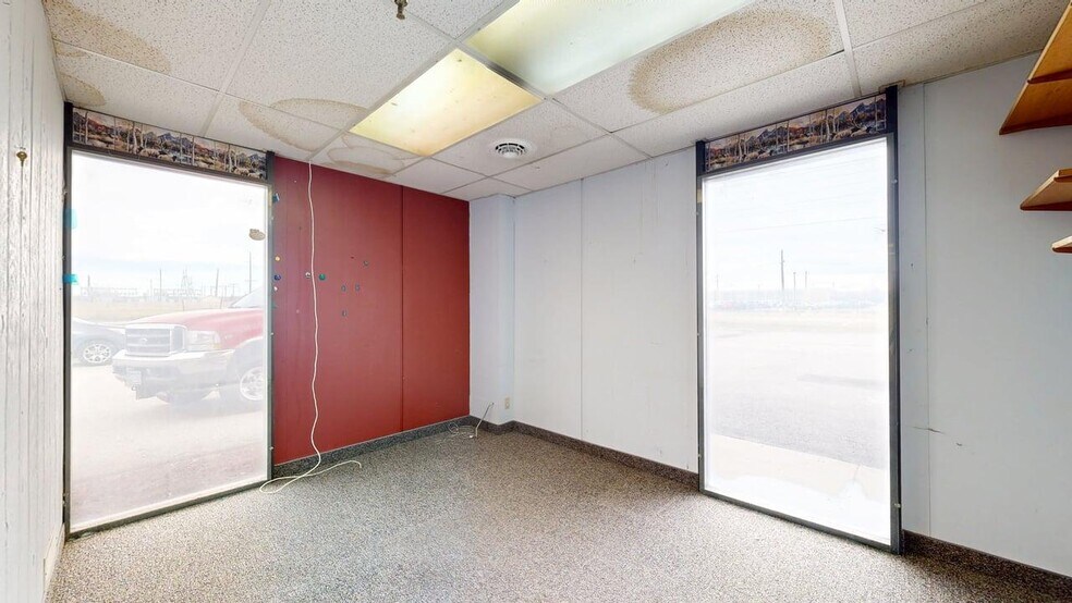 More Photos Of 119 S Washington Ave, Laurel Manufacturing For Sale