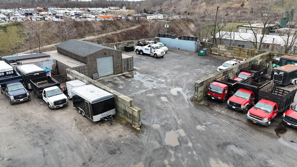 More Photos Of 168 Townline Rd, Kings Park Industrial For Lease