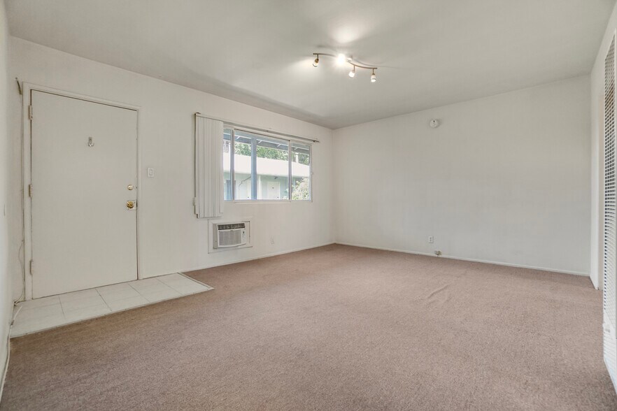 More Photos Of 6705 De Longpre Ave, Los Angeles Apartments For Sale