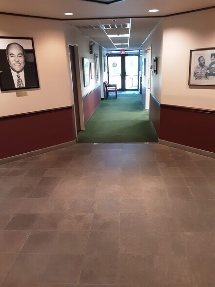 More Photos Of 200 Highpoint Dr, Chalfont Office For Sale