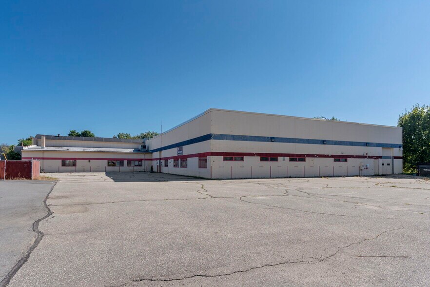 More Photos Of 777-785 Main St, Lewiston Warehouse For Lease
