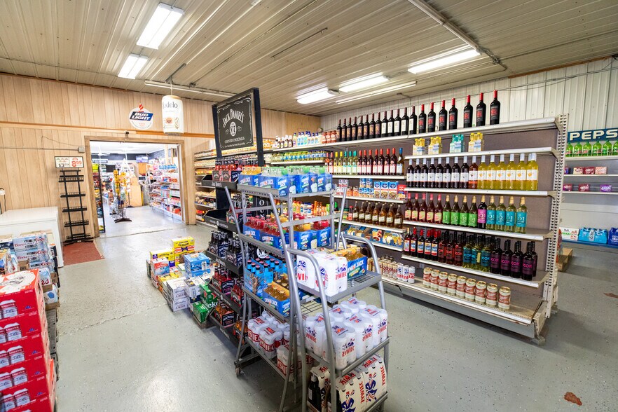 More Photos Of 8995 S US Highway 35, Monterey General Retail For Sale