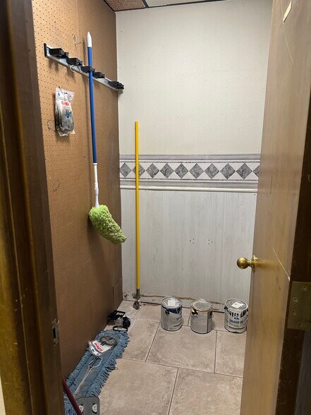 More Photos Of 5929 50th St, Lubbock Industrial For Sale