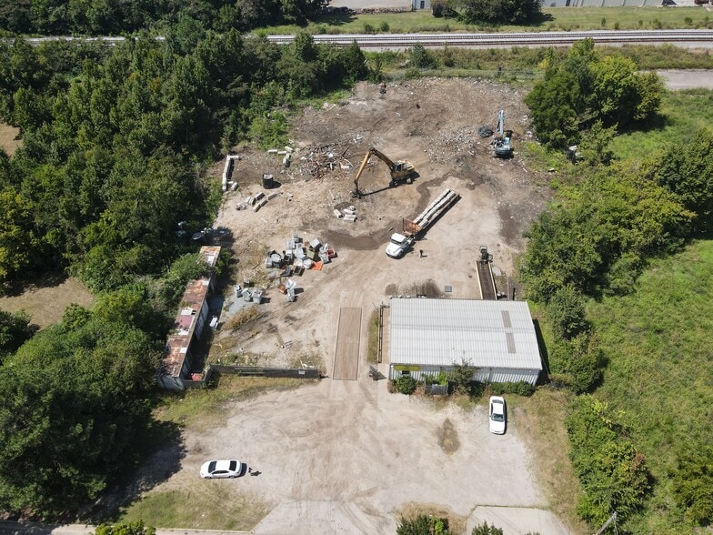 More Photos Of 404 Maury St S, Wilson Warehouse For Lease