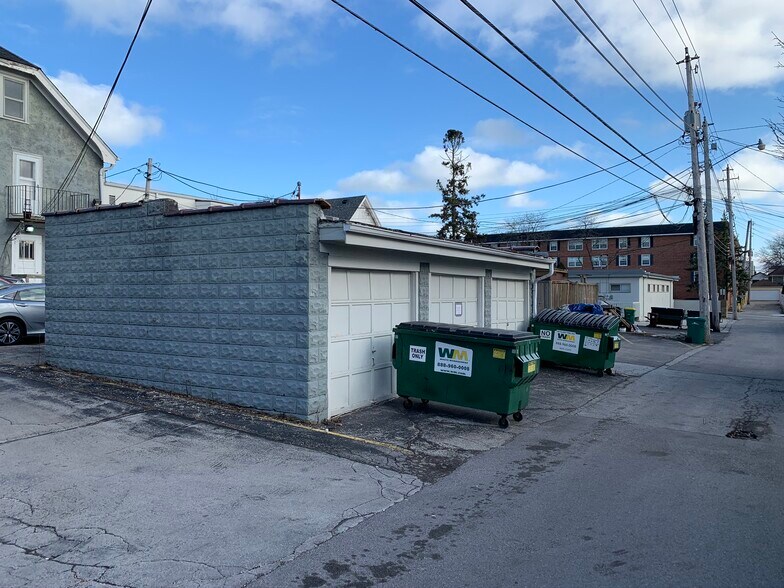 More Photos Of 4425-4429 N Oakland Ave, Shorewood Storefront Retail Residential For Sale
