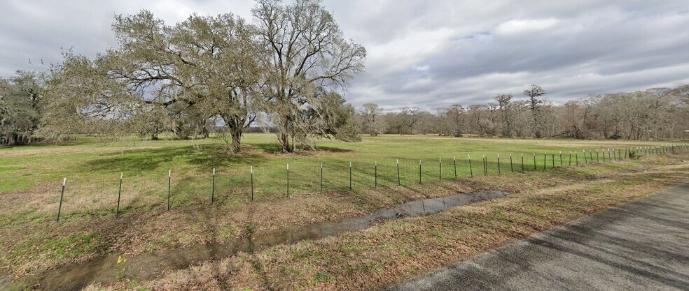 More Photos Of 44316 Fontenot rd, Saint Amant Land For Sale