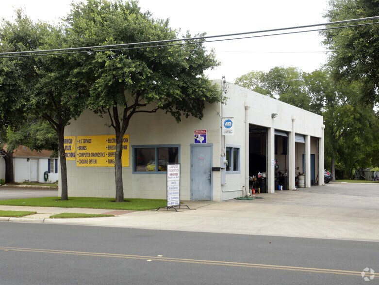 More Photos Of 1900 Fortview Rd, Austin Auto Repair For Sale