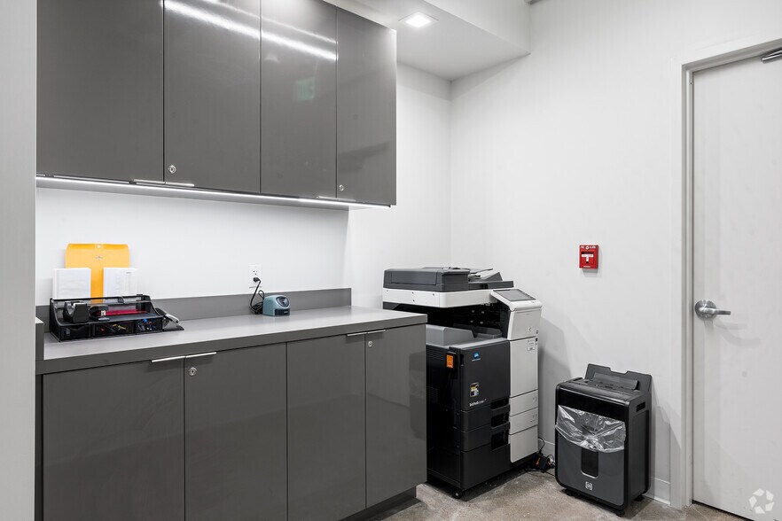 More Photos Of 44 S Broadway, White Plains Coworking Space