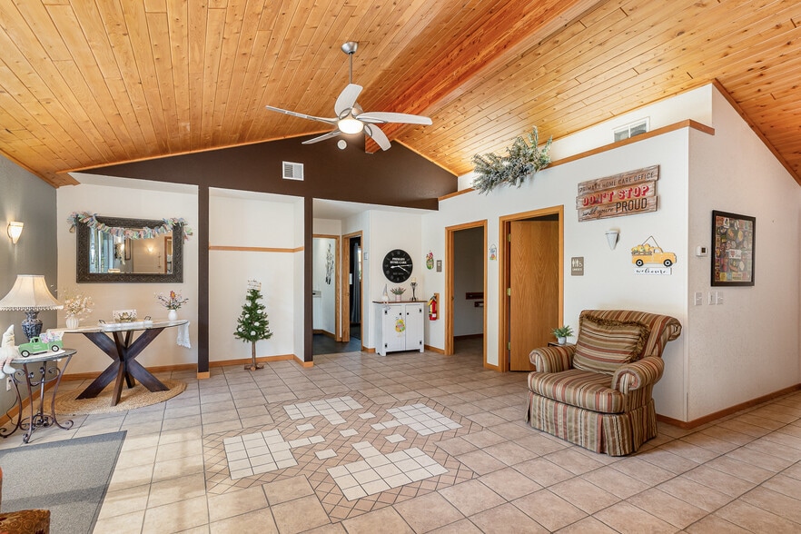 More Photos Of 635 N Center Rd, Saginaw Office For Sale