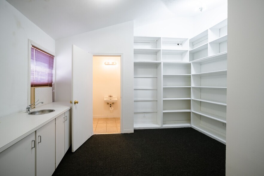More Photos Of 2534 Walnut Bend Ln, Houston Medical For Lease