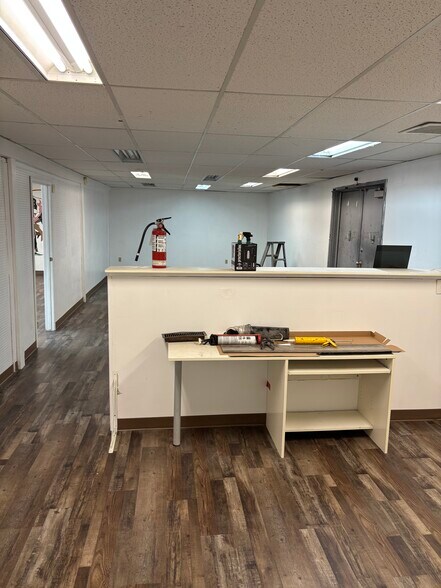 More Photos Of 502 50 St, Edson General Retail For Sale