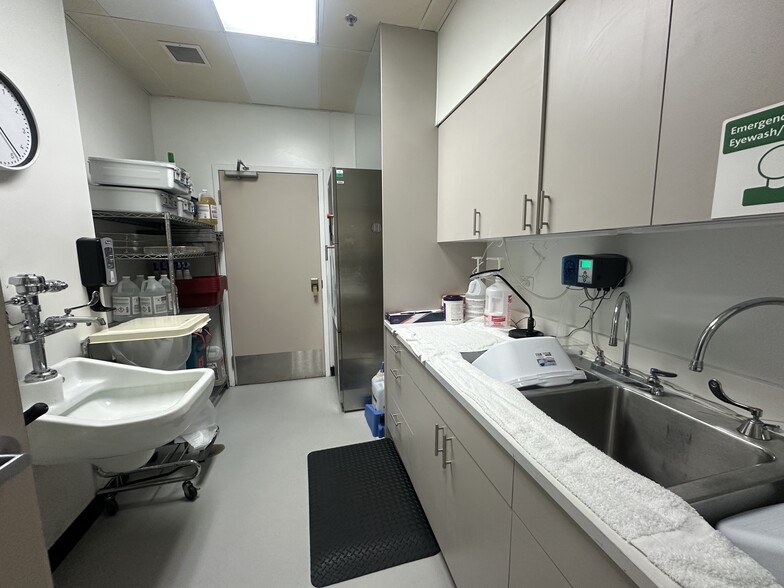 More Photos Of 1310 SE West Star Ave, Port Saint Lucie Hospital For Sale