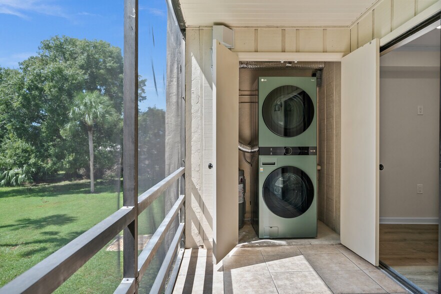 More Photos Of 3700 BENEVA Rd, Sarasota Apartments For Sale