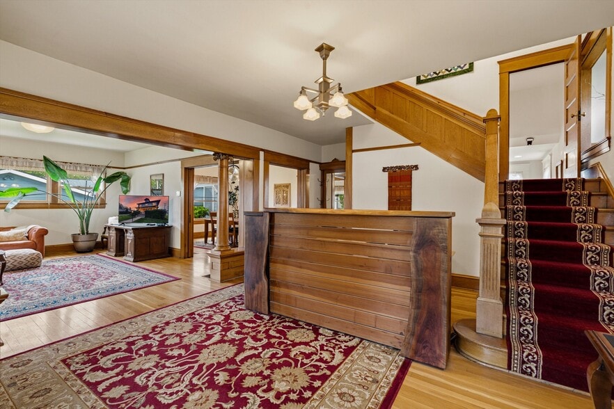 More Photos Of 340 NW 7th St, Corvallis Office Residential For Sale