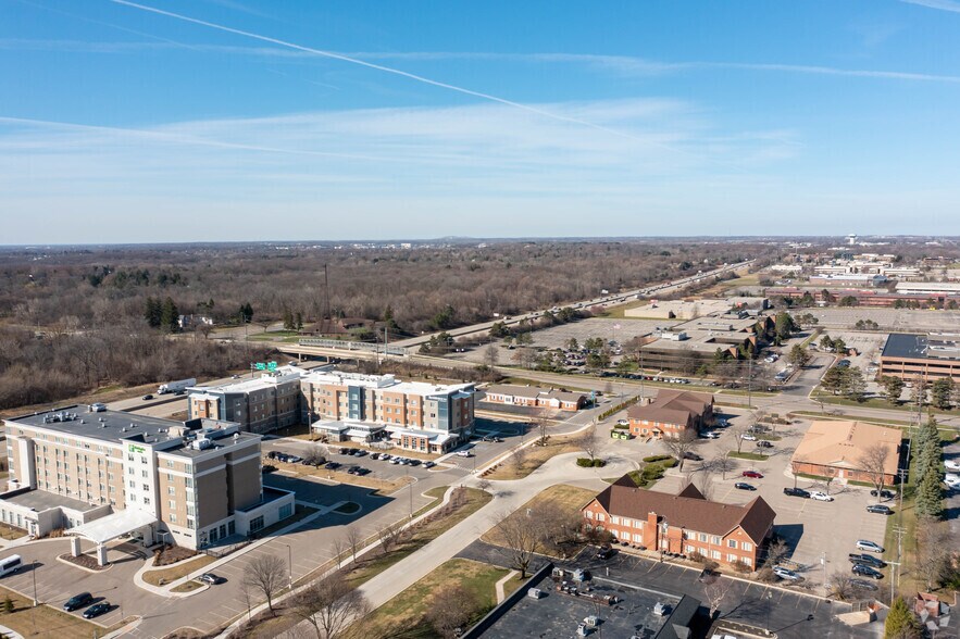 More Photos Of 27620 Farmington Rd, Farmington Medical For Lease