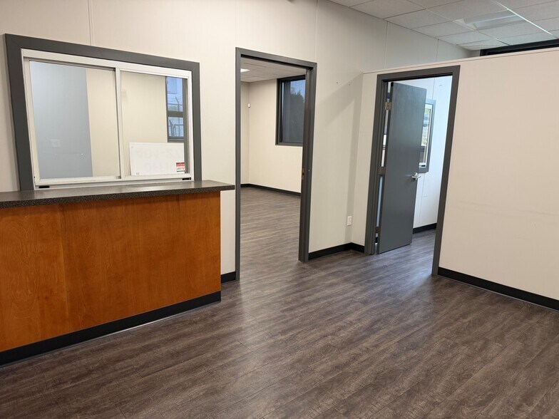 More Photos Of 78 Kenwood St, Cranston Office For Lease