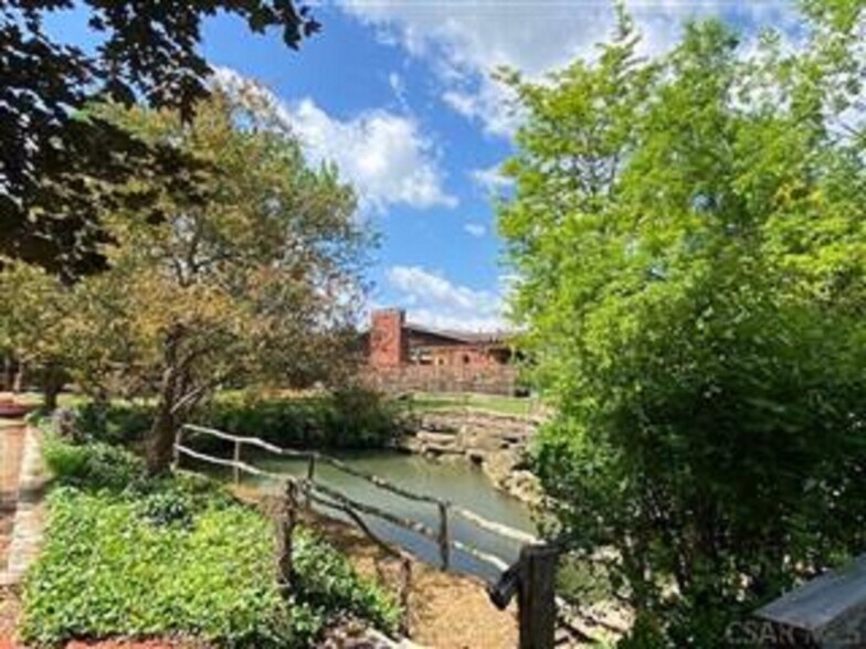 More Photos Of 1939 Forest Hills Dr, Elton Restaurant For Sale