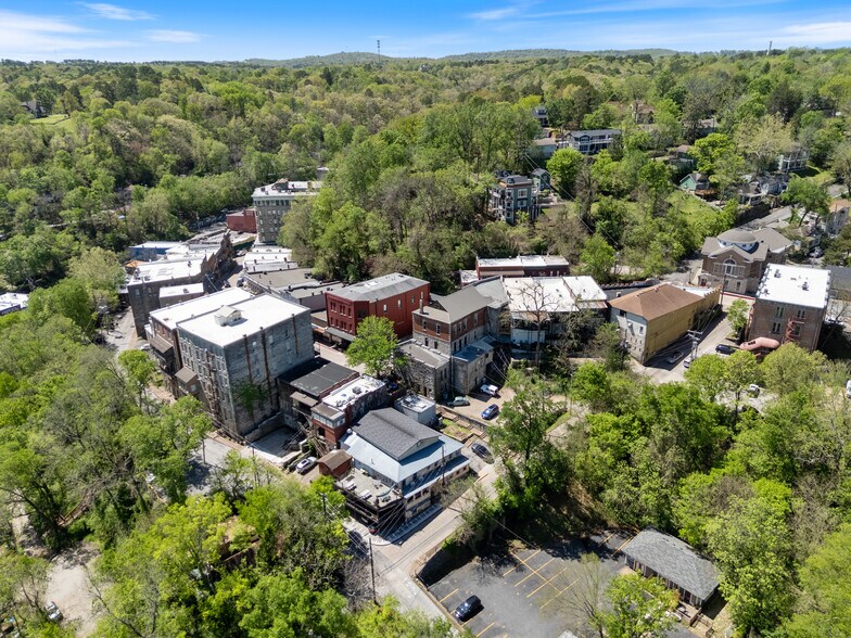 More Photos Of 10 Mountain St, Eureka Springs Restaurant For Lease