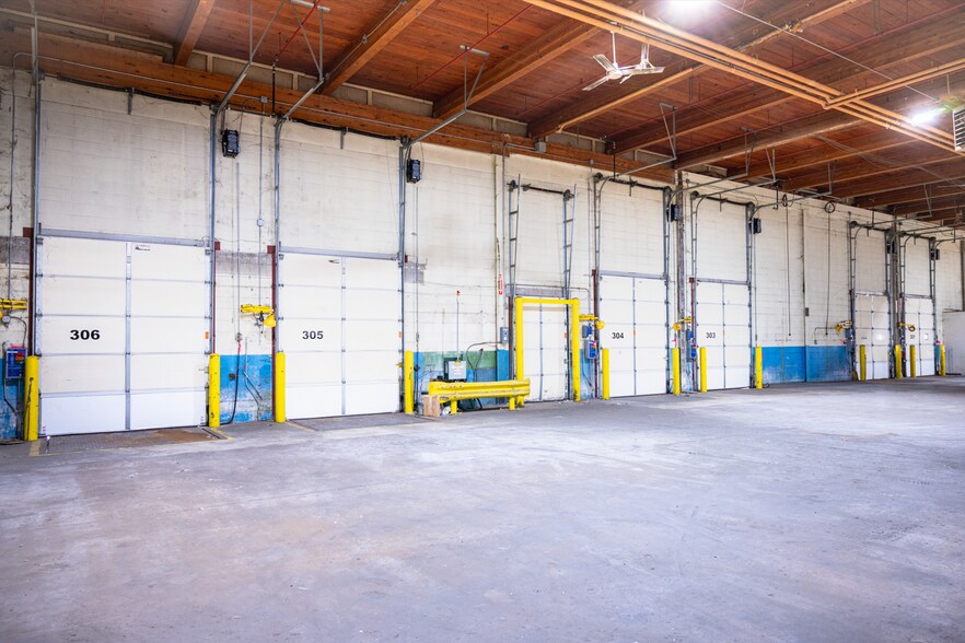 More Photos Of 1818 Elmwood Rd, Rockford Warehouse For Lease