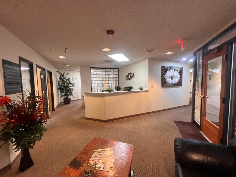 More Photos Of 2929 Coors Blvd NW, Albuquerque Office For Lease