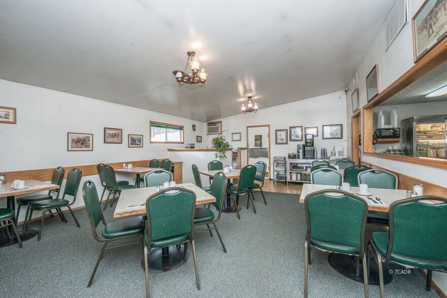 More Photos Of 790 Main St, Weaverville Restaurant For Sale