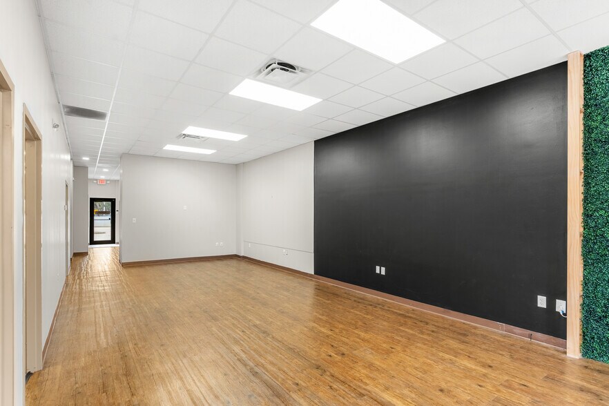 More Photos Of 1508-1510 S Harbor City Blvd, Melbourne Storefront For Lease