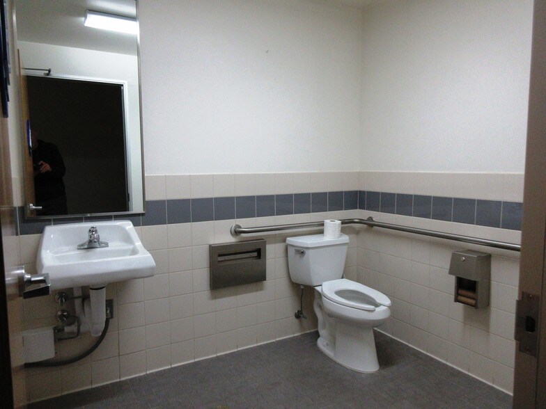 More Photos Of 909-943 Corporate Way, Fremont Research And Development For Lease