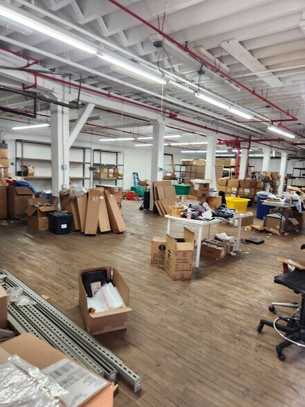 More Photos Of 99 Richardson St, Brooklyn Loft Creative Space For Lease